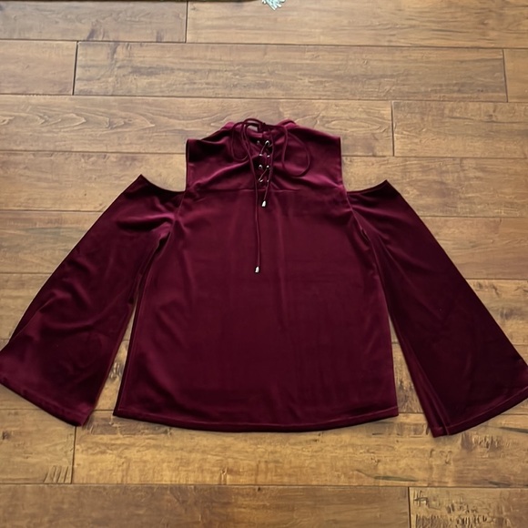 Anthropologie Moon River Burgundy Velvet Cold Shoulder Size S - Picture 6 of 9